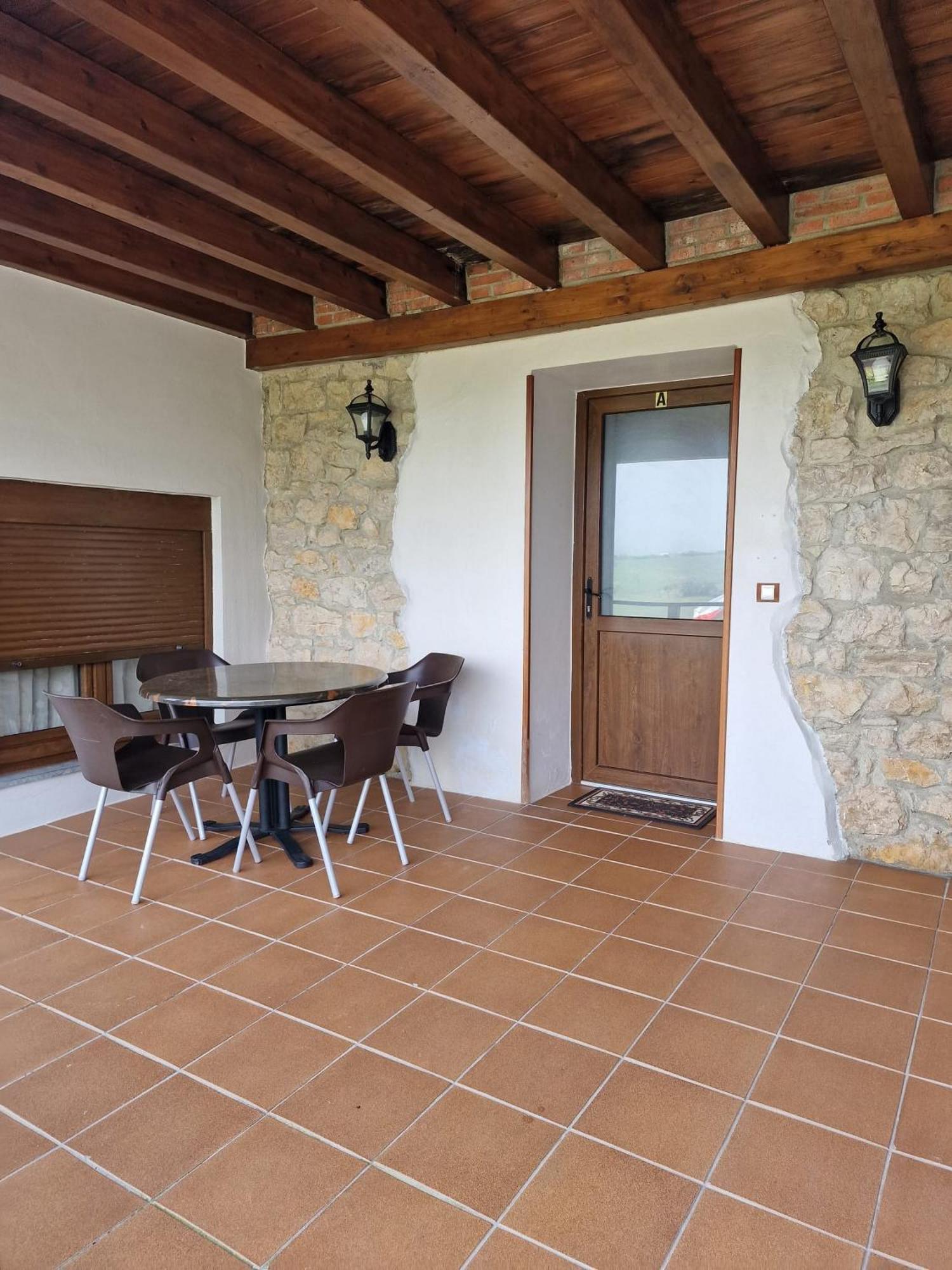 Apartamentos Vinas Santillana del Mar Exterior photo